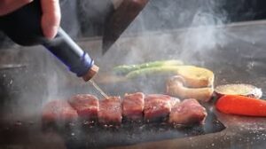 祇園囃子が響き渡り、山鉾も少しずつその姿を現し始め、四条通り […]